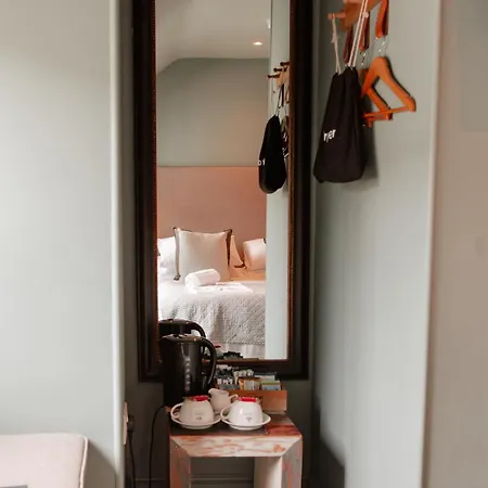 Hotel Seven Stars